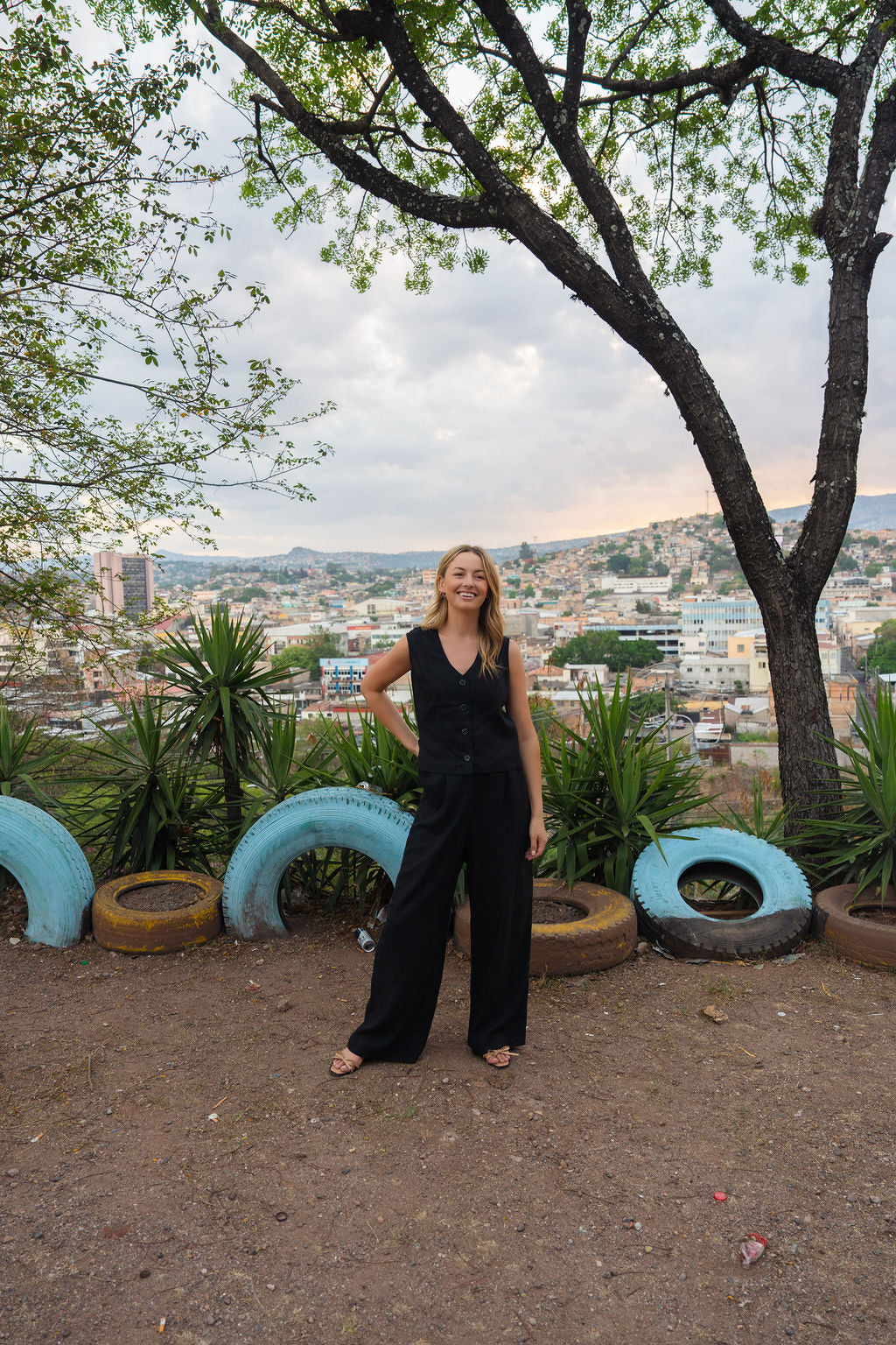 Trouser Pants in Black Linen