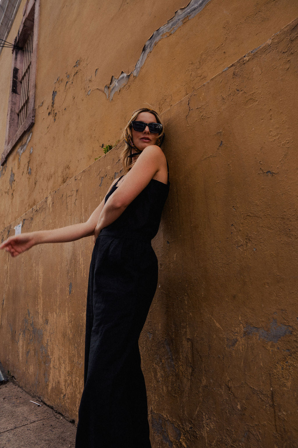 Trouser Pants in Black Linen
