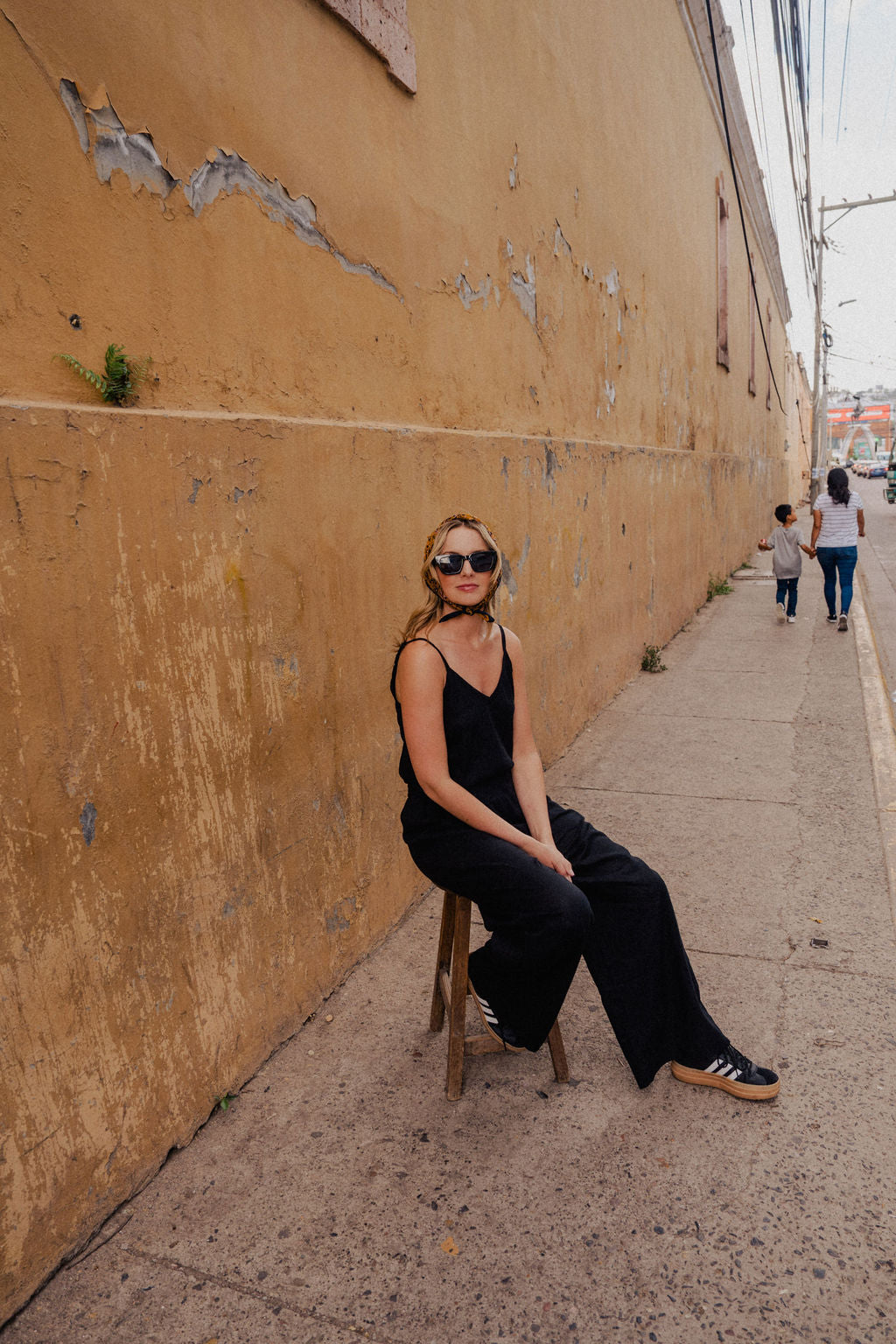 Trouser Pants in Black Linen