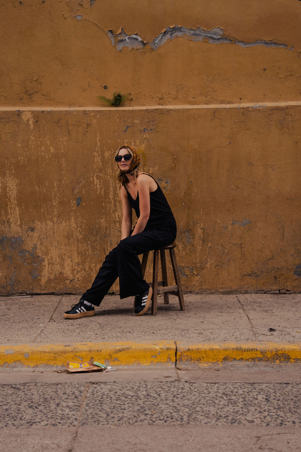 Trouser Pants in Black Linen