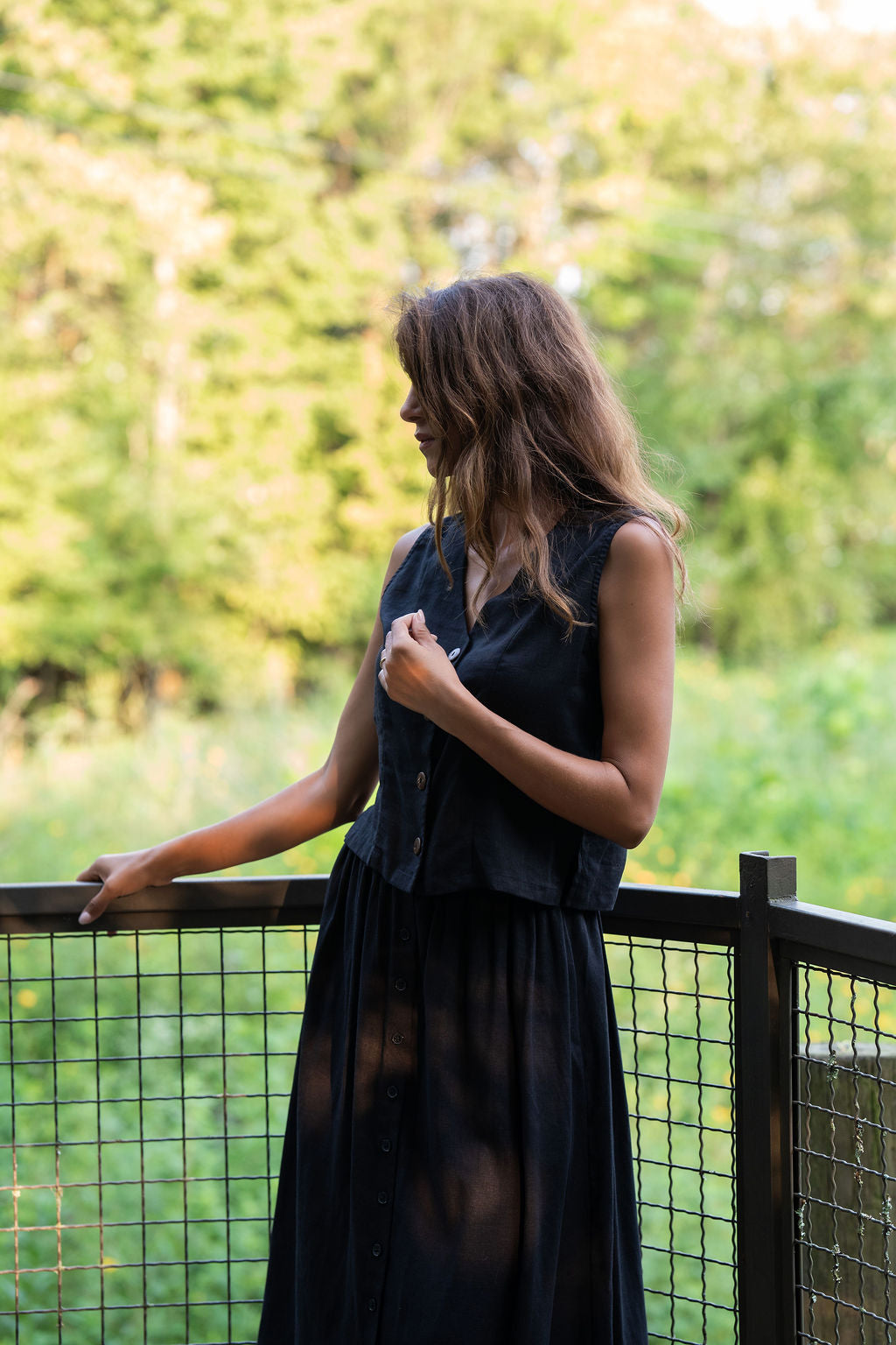 Perry Gathered Midi Skirt in Black Linen