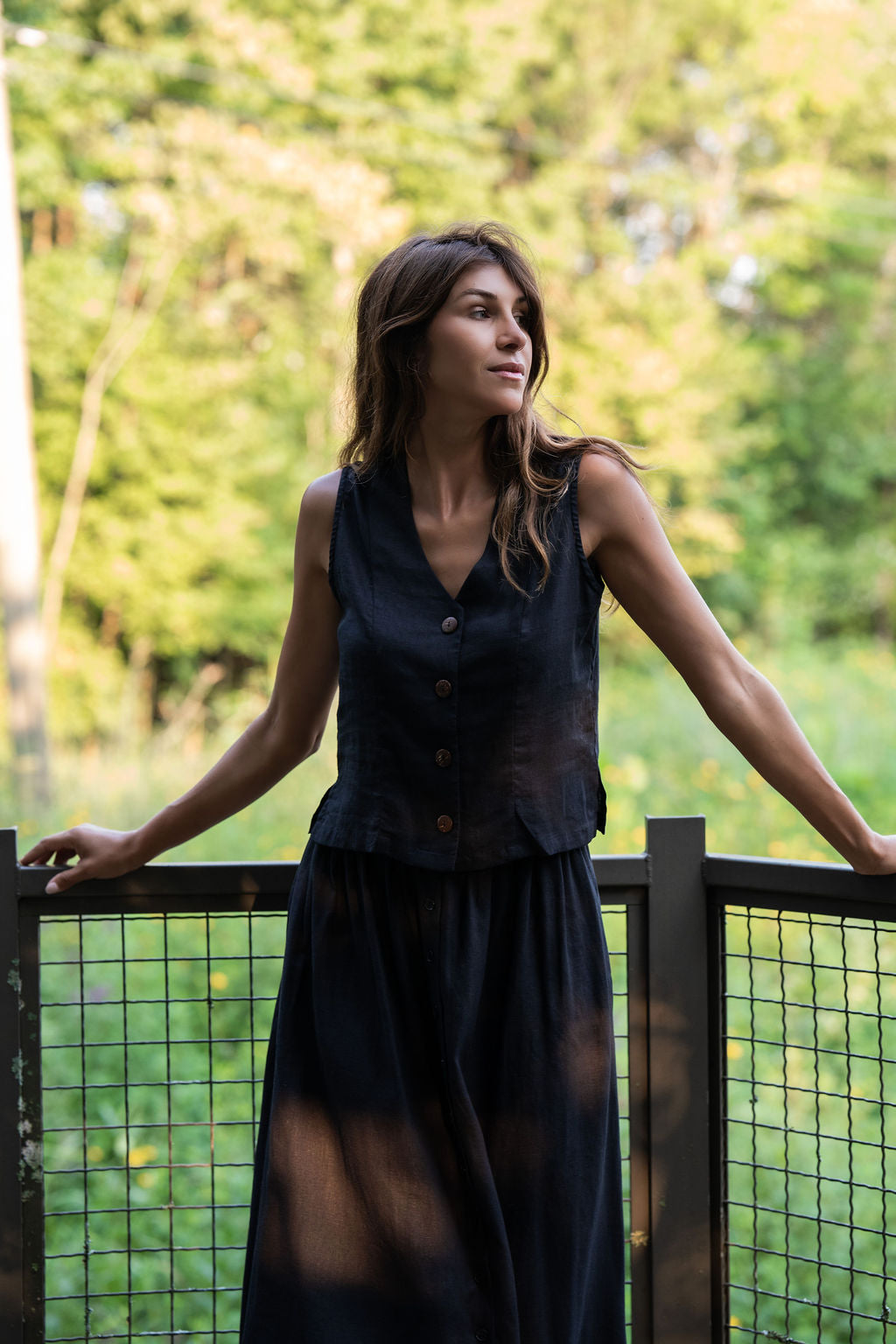 Perry Gathered Midi Skirt in Black Linen