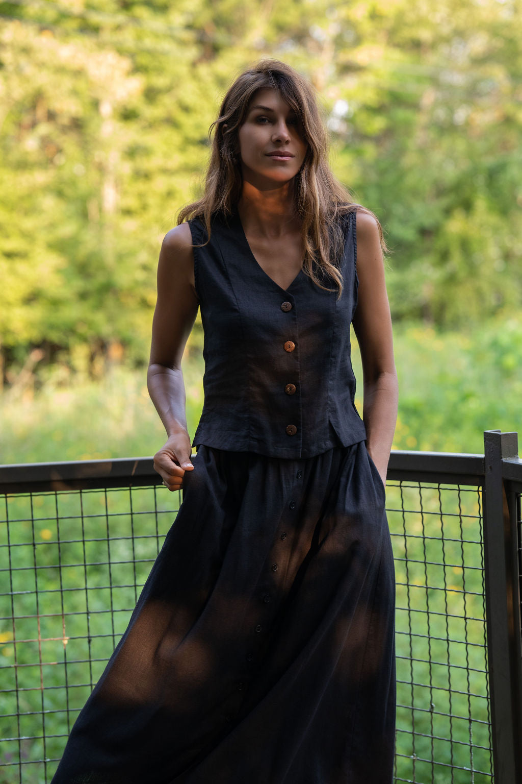 Perry Gathered Midi Skirt in Black Linen