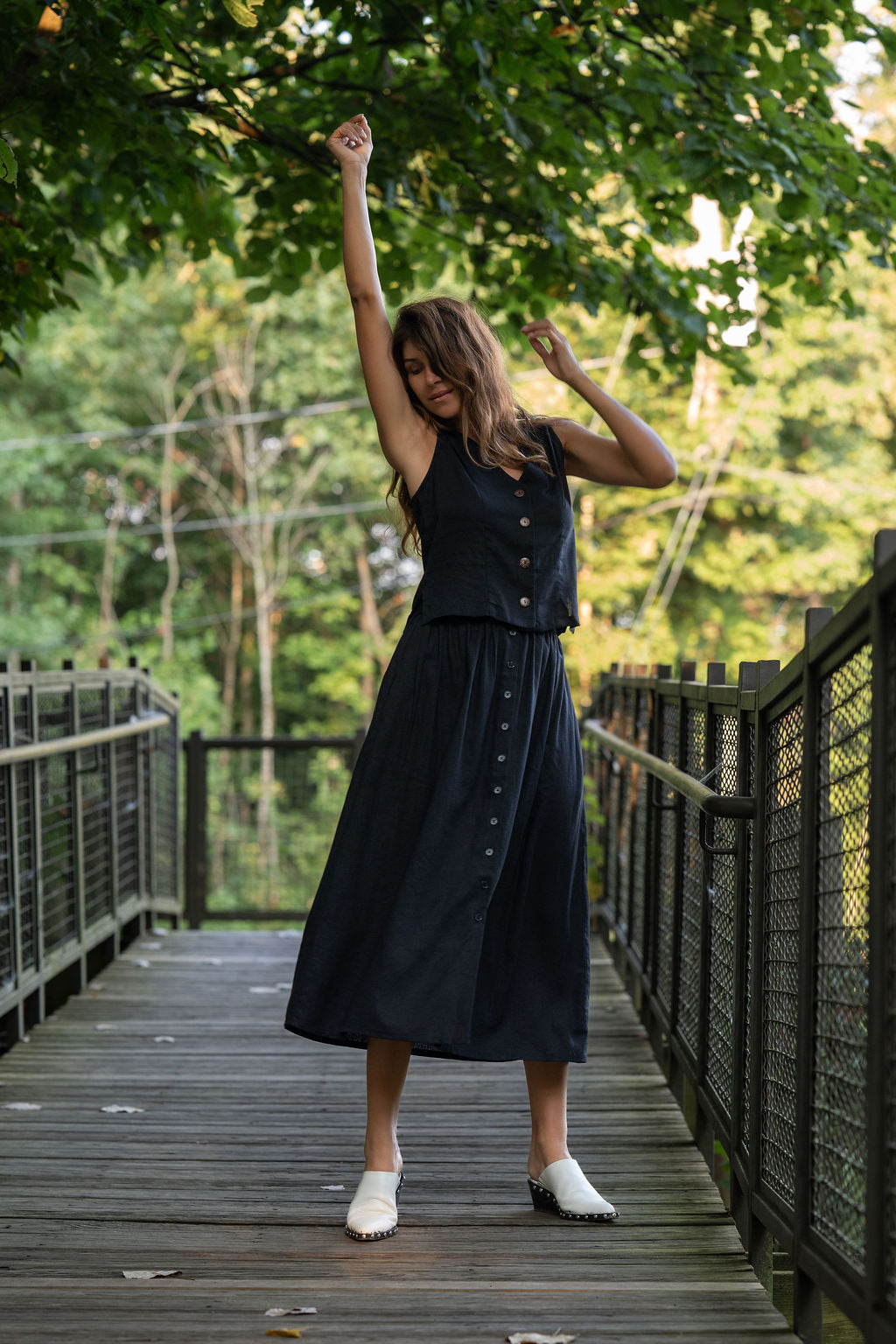 Perry Gathered Midi Skirt in Black Linen