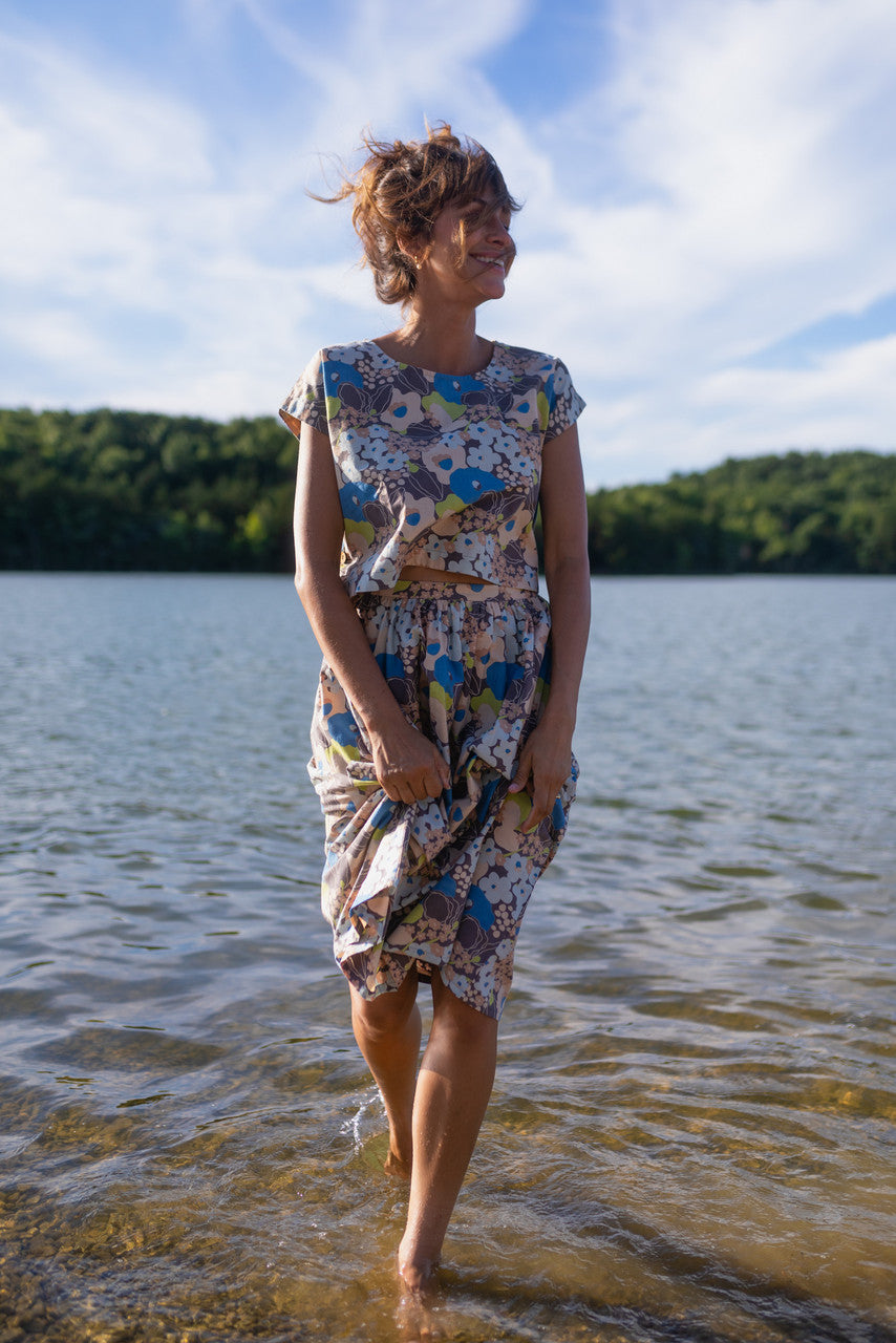 Claudia Skirt Set in Garden Print - XL Shirt Left