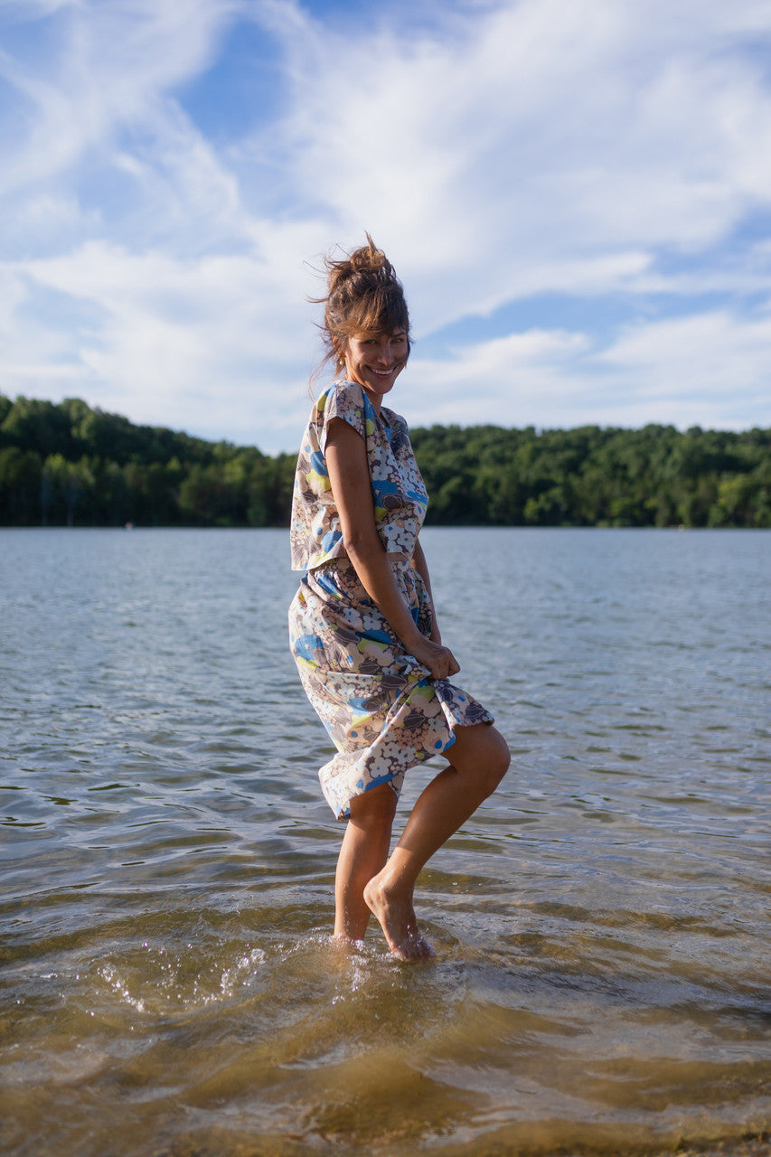 Claudia Skirt Set in Garden Print - XL Shirt Left