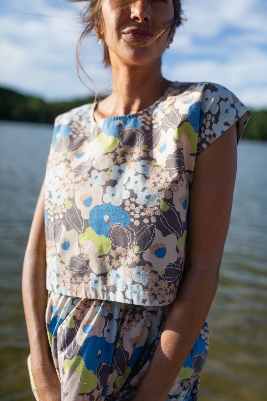 Claudia Skirt Set in Garden Print - XL Shirt Left