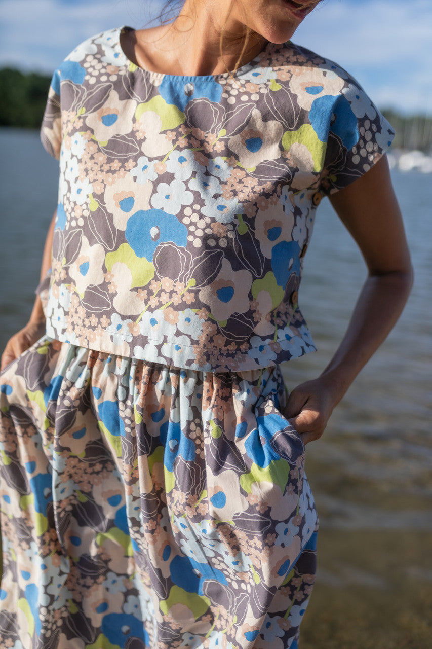 Claudia Skirt Set in Garden Print - XL Shirt Left