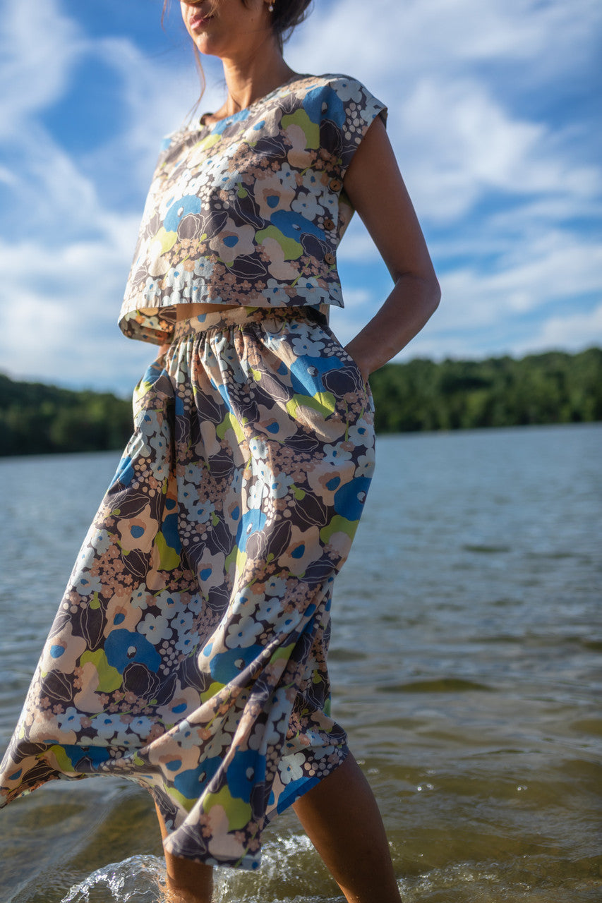 Claudia Skirt Set in Garden Print - XL Shirt Left