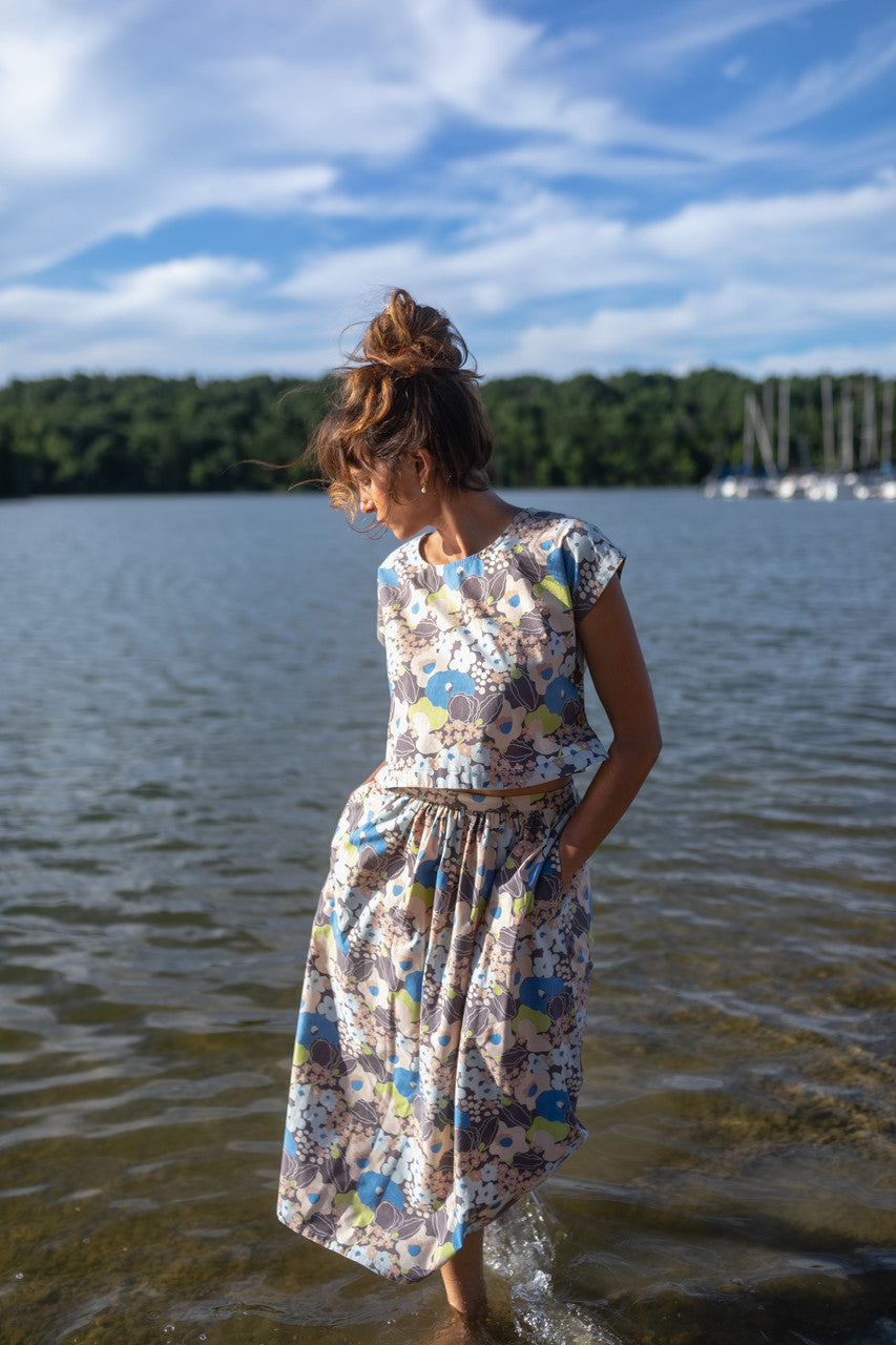 Claudia Skirt Set in Garden Print - XL Shirt Left