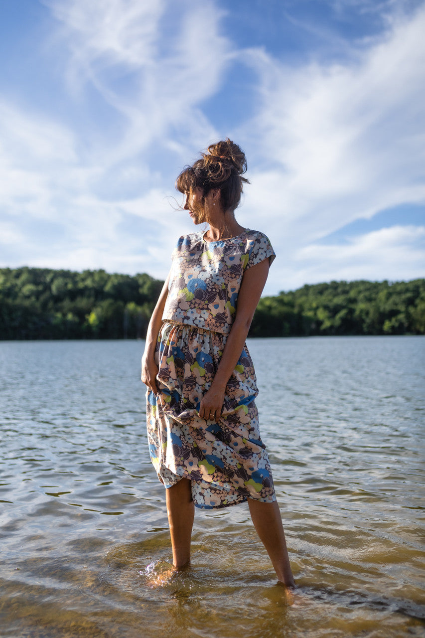 Claudia Skirt Set in Garden Print - XL Shirt Left