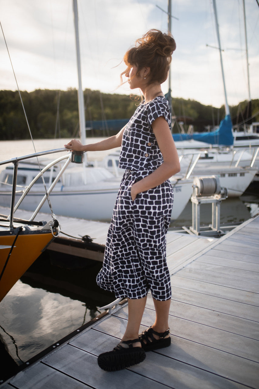 Claudia Skirt Set in Stone - XXL Shirt Left
