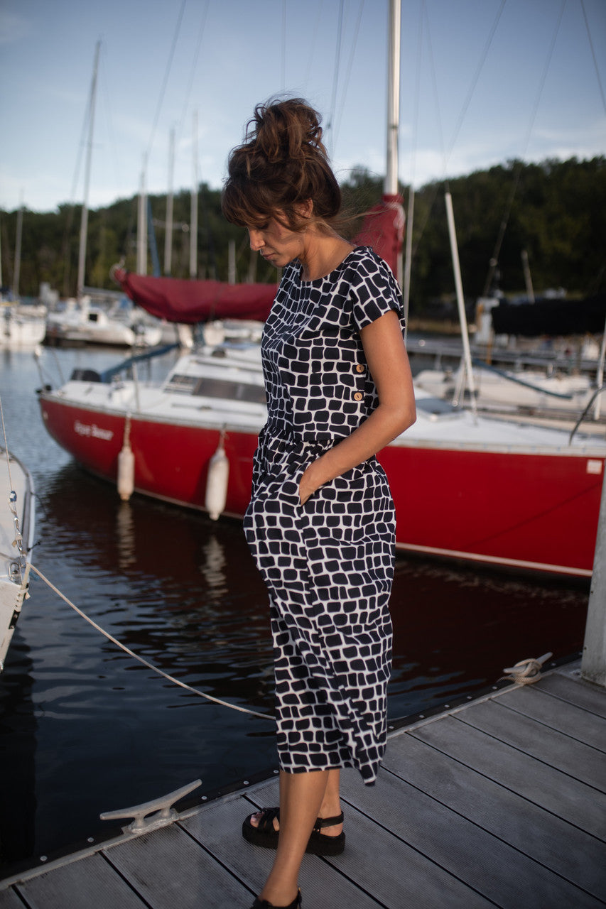 Claudia Skirt Set in Stone - XXL Shirt Left