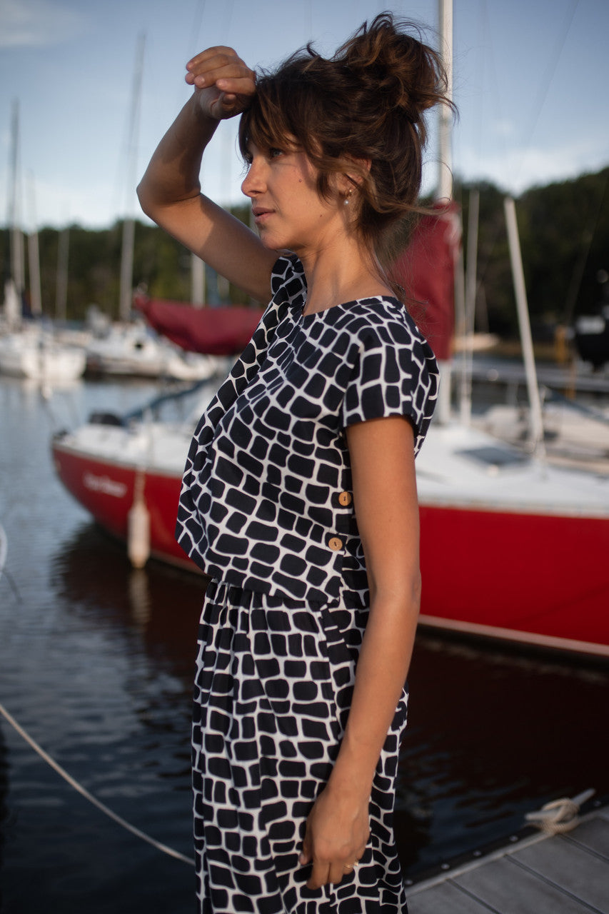Claudia Skirt Set in Stone - XXL Shirt Left