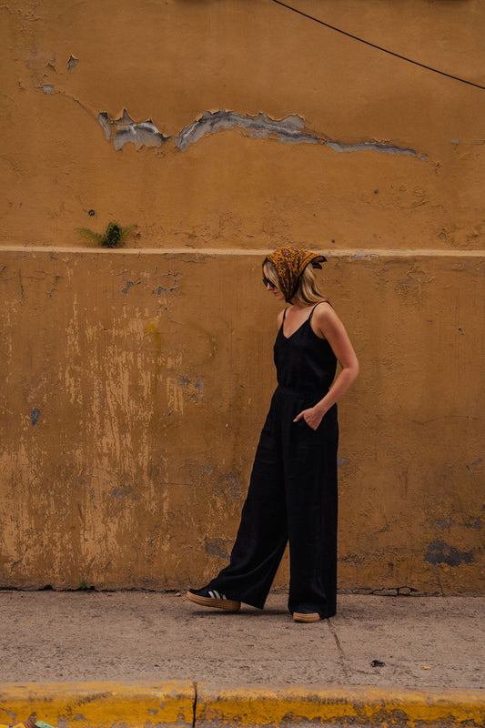 Trouser Pants in Black Linen