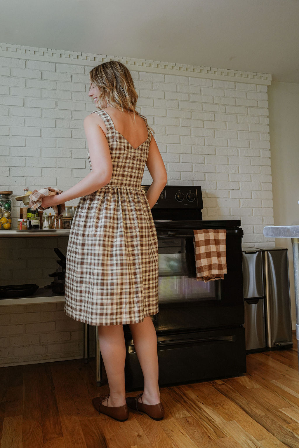 Mia Linen Dress in Brown and Cream Cotton - S and XL Left