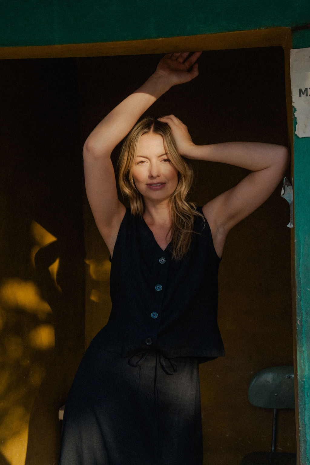 Vest Shirt in Black Linen