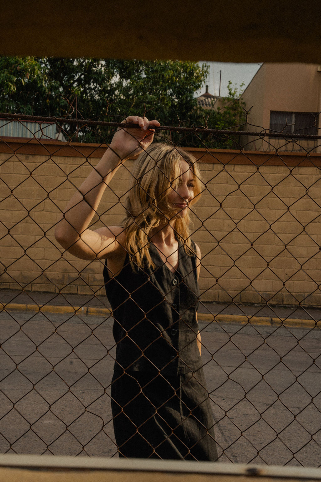 Vest Shirt in Black Linen