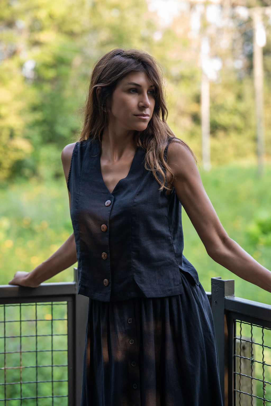 Vest Shirt in Black Linen