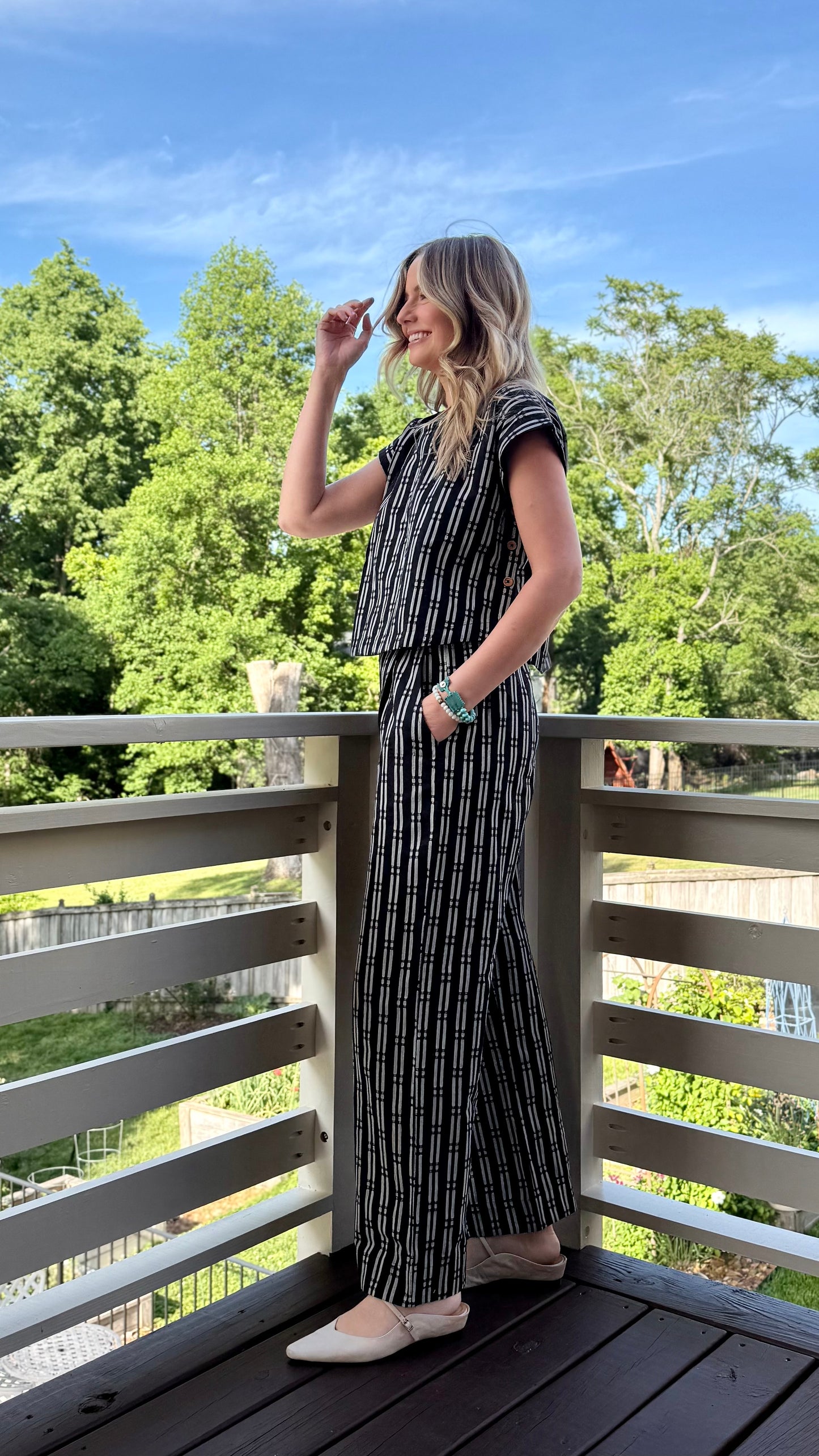 Katie Handwoven Cotton Set in Black and White