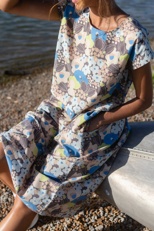 Claudia Skirt Set in Garden Print - XL Shirt Left