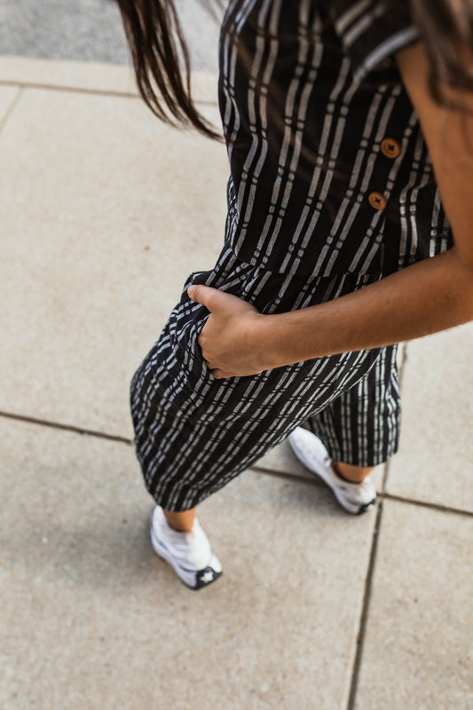 Katie Handwoven Cotton Set in Black and White