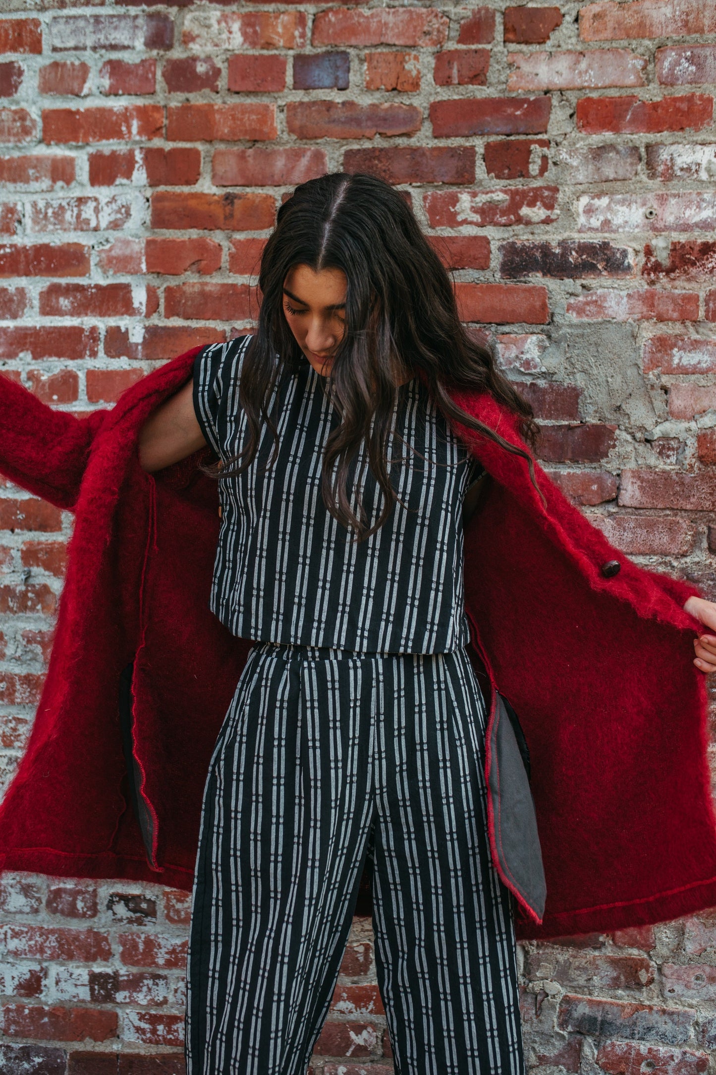 Katie Handwoven Cotton Set in Black and White